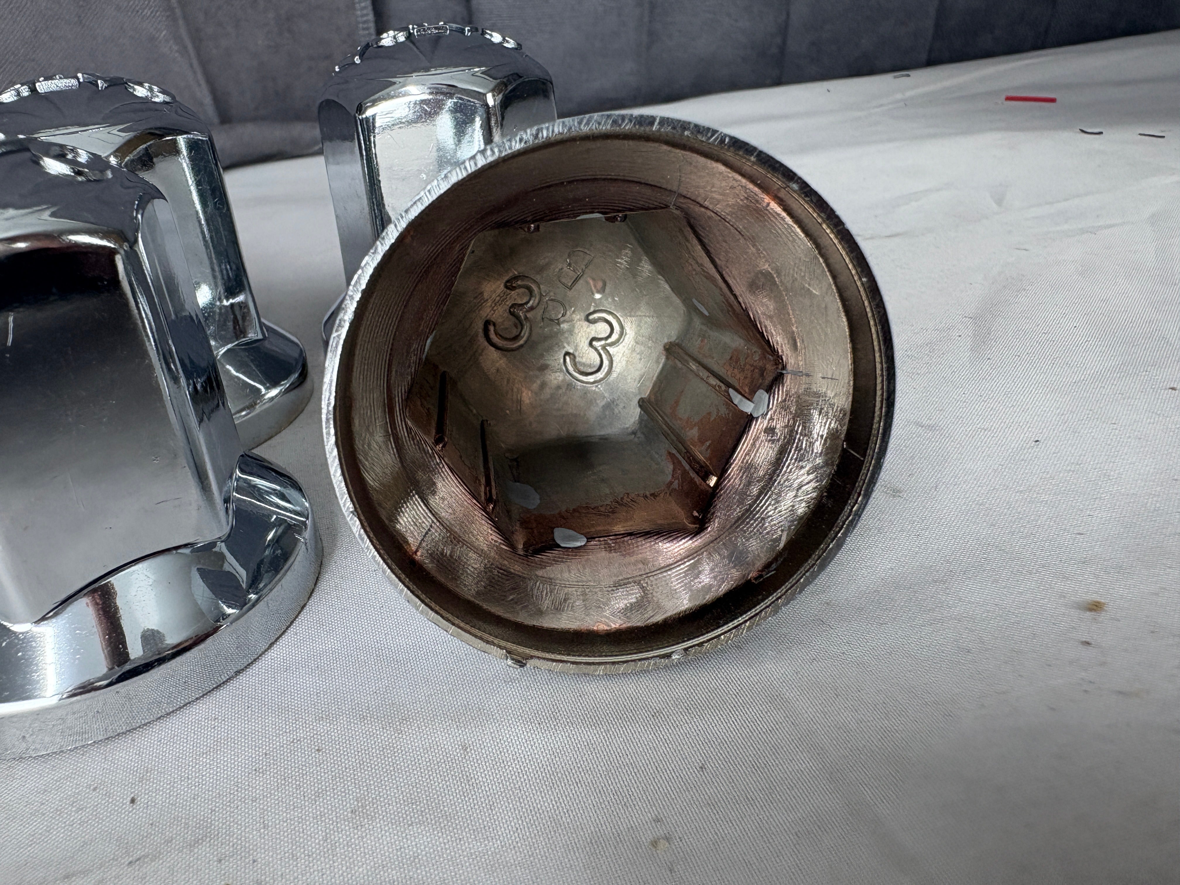 Lång bultkapsel nickel för VOLVO - 33mm krom mutterkåpa